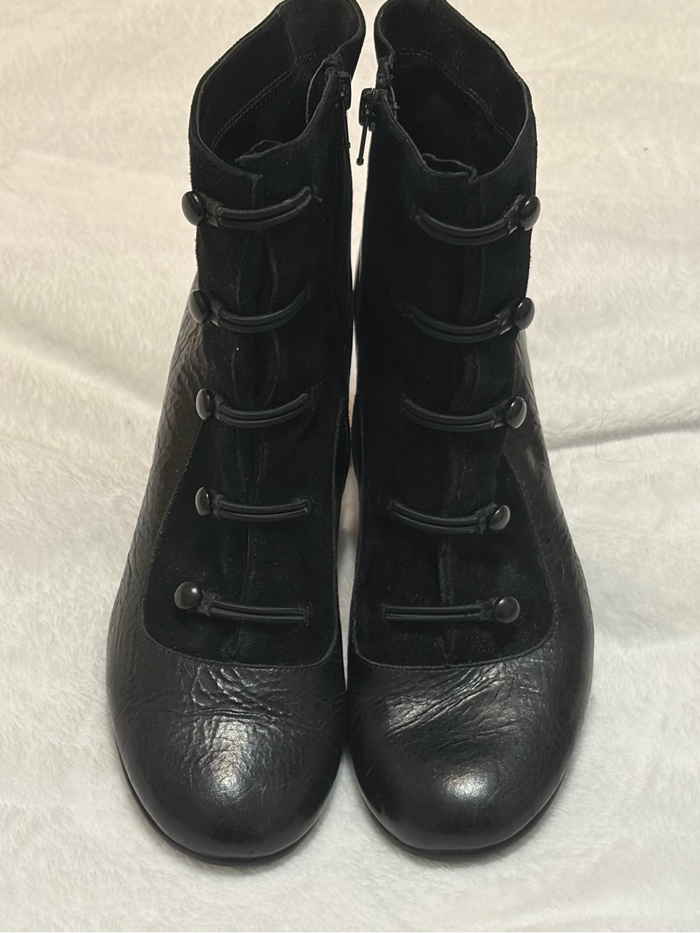 AEROSOLES Black Mixed-Material Button-Loop Ankle Boots